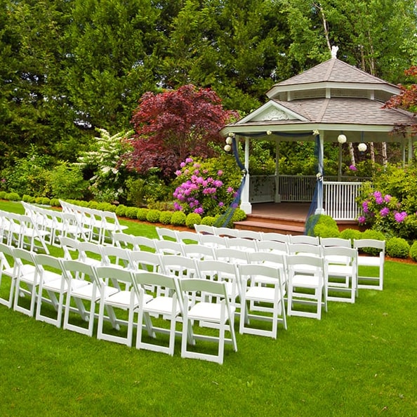 wedding & event trailers can be designed to accommodate varying capacities, from intimate gatherings to large events